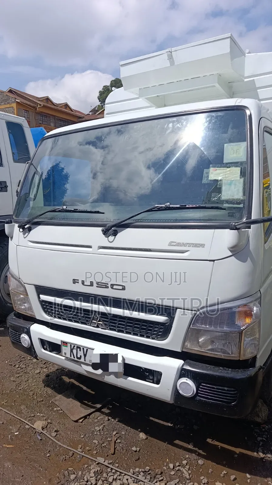 Mistubishi Fuso 2019 White