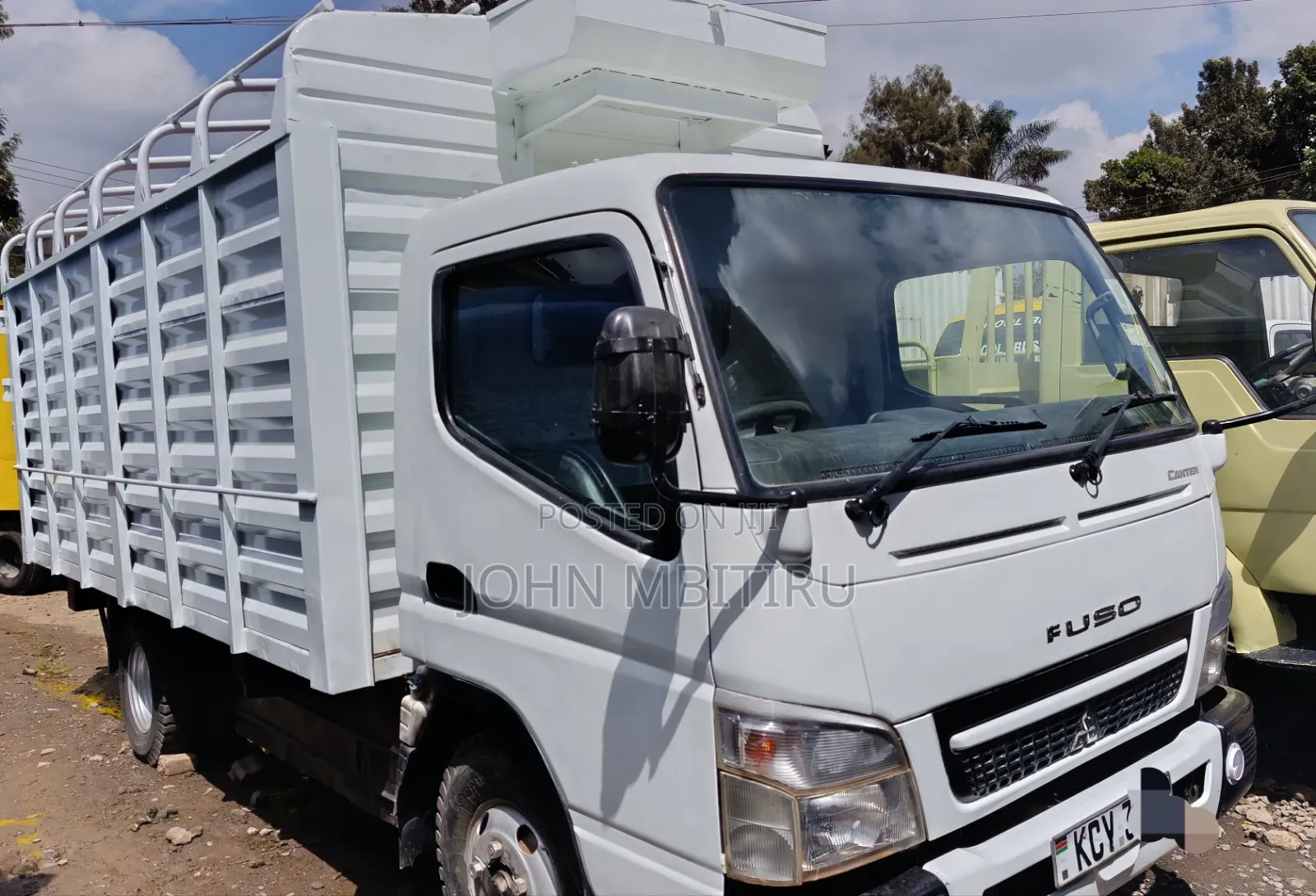 Mistubishi Fuso 2019 White