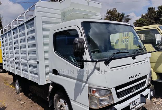 Mistubishi Fuso 2019 White - thumbnail 4