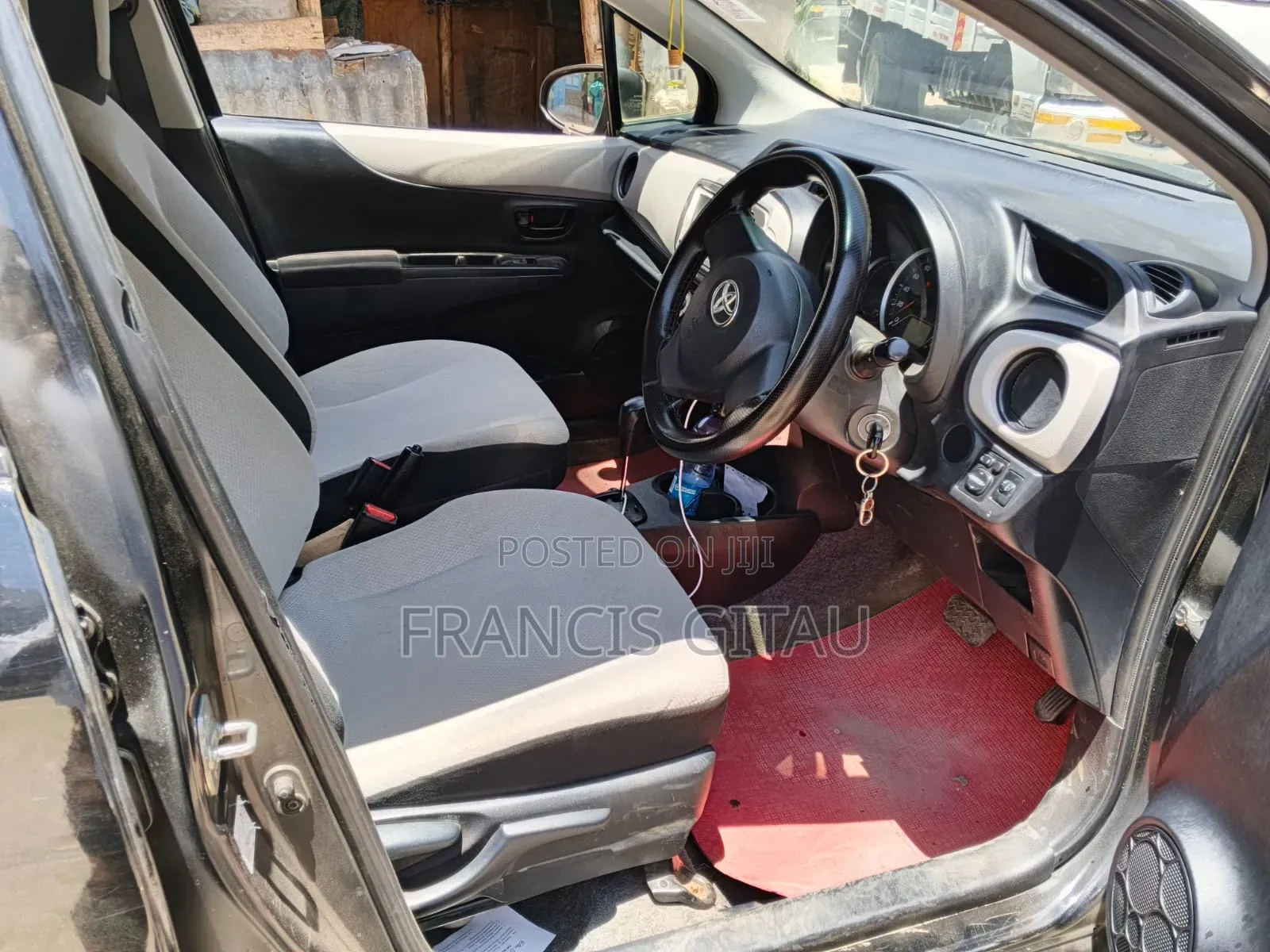 Toyota Vitz 2013 Black