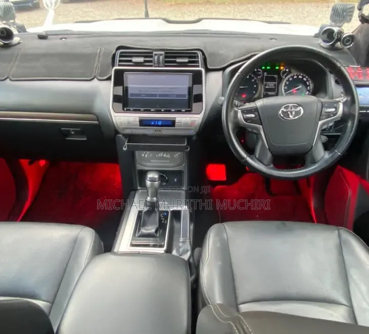 Toyota Land Cruiser Prado 2019 White