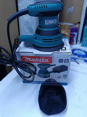 Makita 1100W Random Orbit Sander – Variable Speed