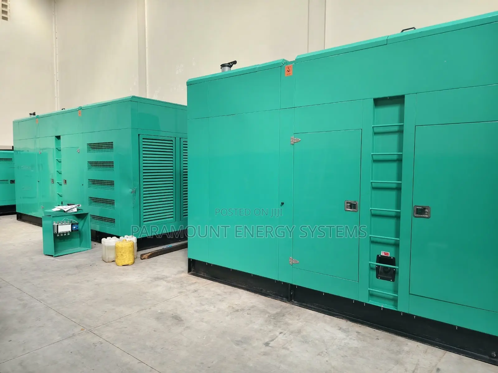 Heavy-Duty 1000kVA Cummins Soundproof Diesel Generator (Closed Canopy)