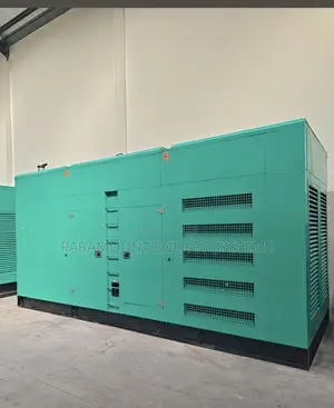 Heavy-Duty 1000kVA Cummins Soundproof Diesel Generator (Closed Canopy)