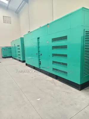 Heavy-Duty 1000kVA Cummins Soundproof Diesel Generator (Closed Canopy)