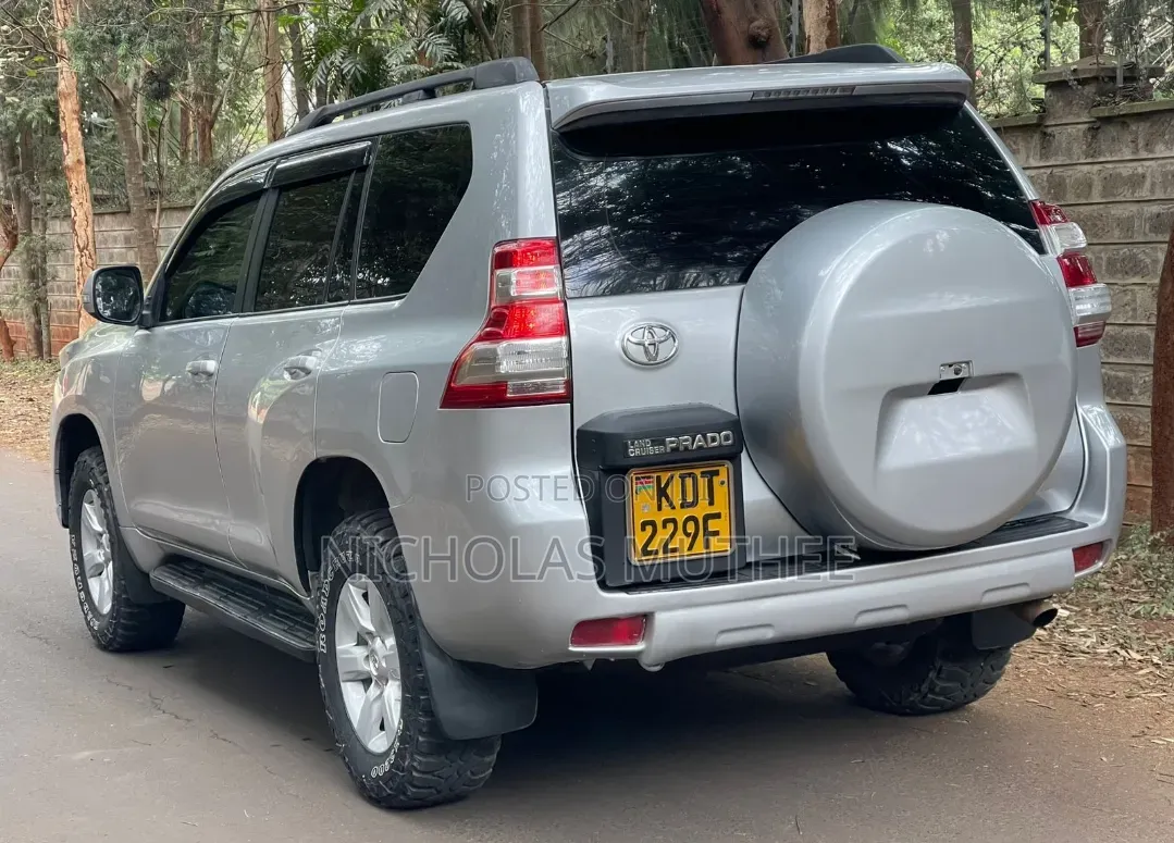 Toyota Land Cruiser Prado 2013 Silver
