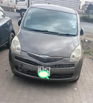 Toyota Ractis 1.5 FWD 2010 Gray
