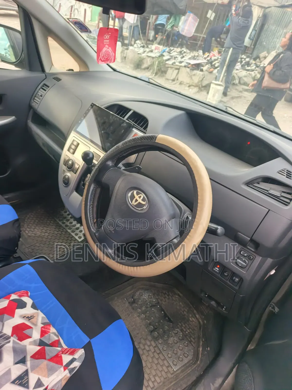Toyota Ractis 1.5 FWD 2010 Gray