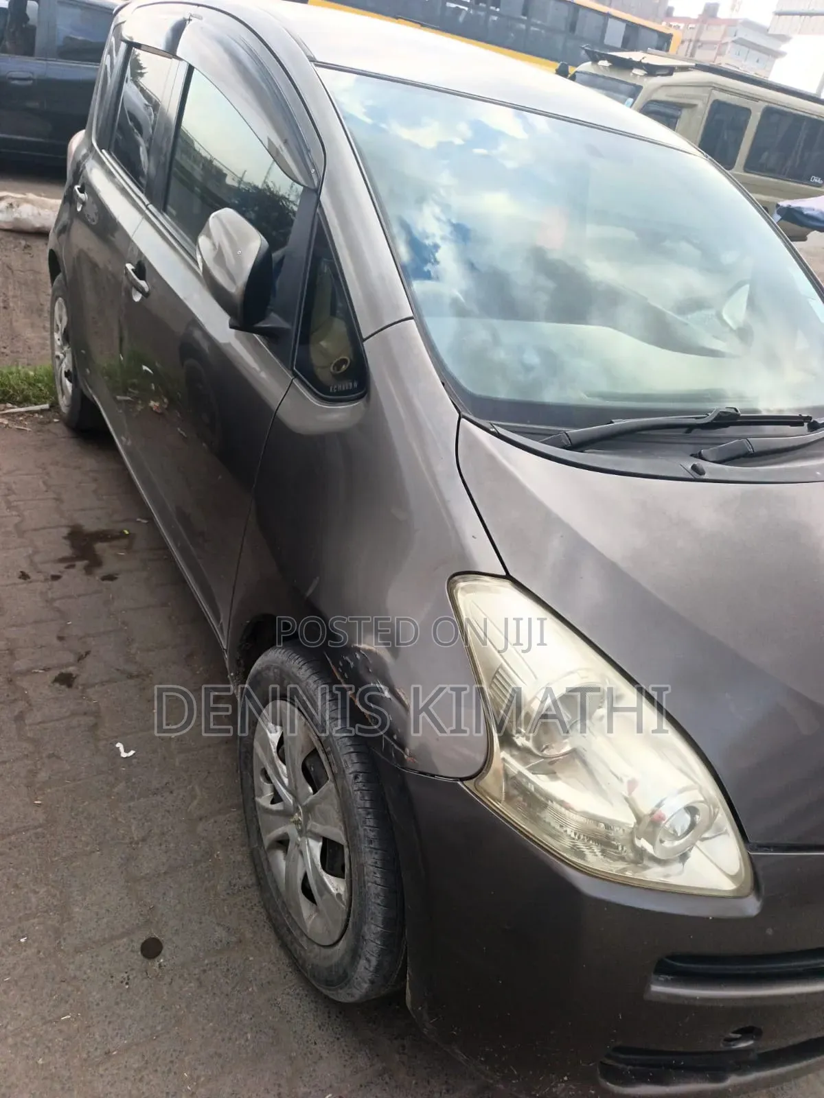 Toyota Ractis 1.5 FWD 2010 Gray