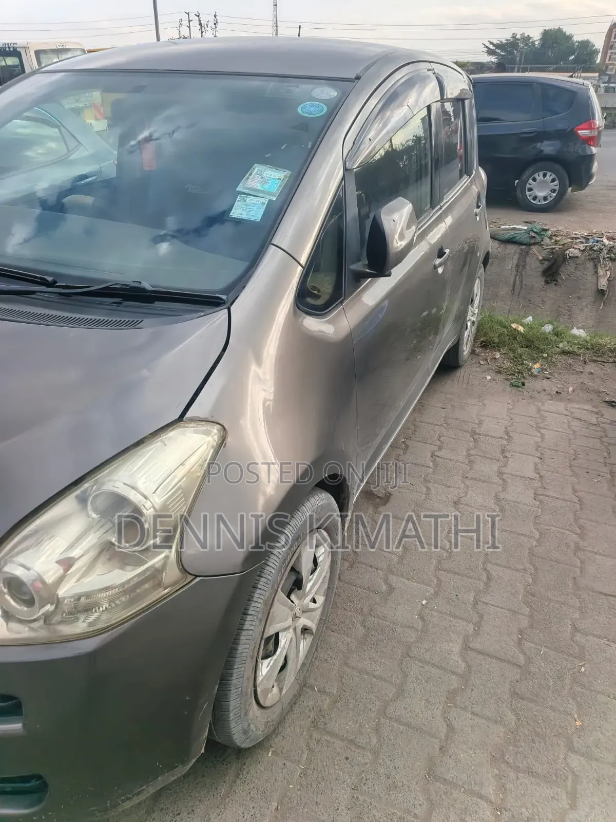 Toyota Ractis 1.5 FWD 2010 Gray