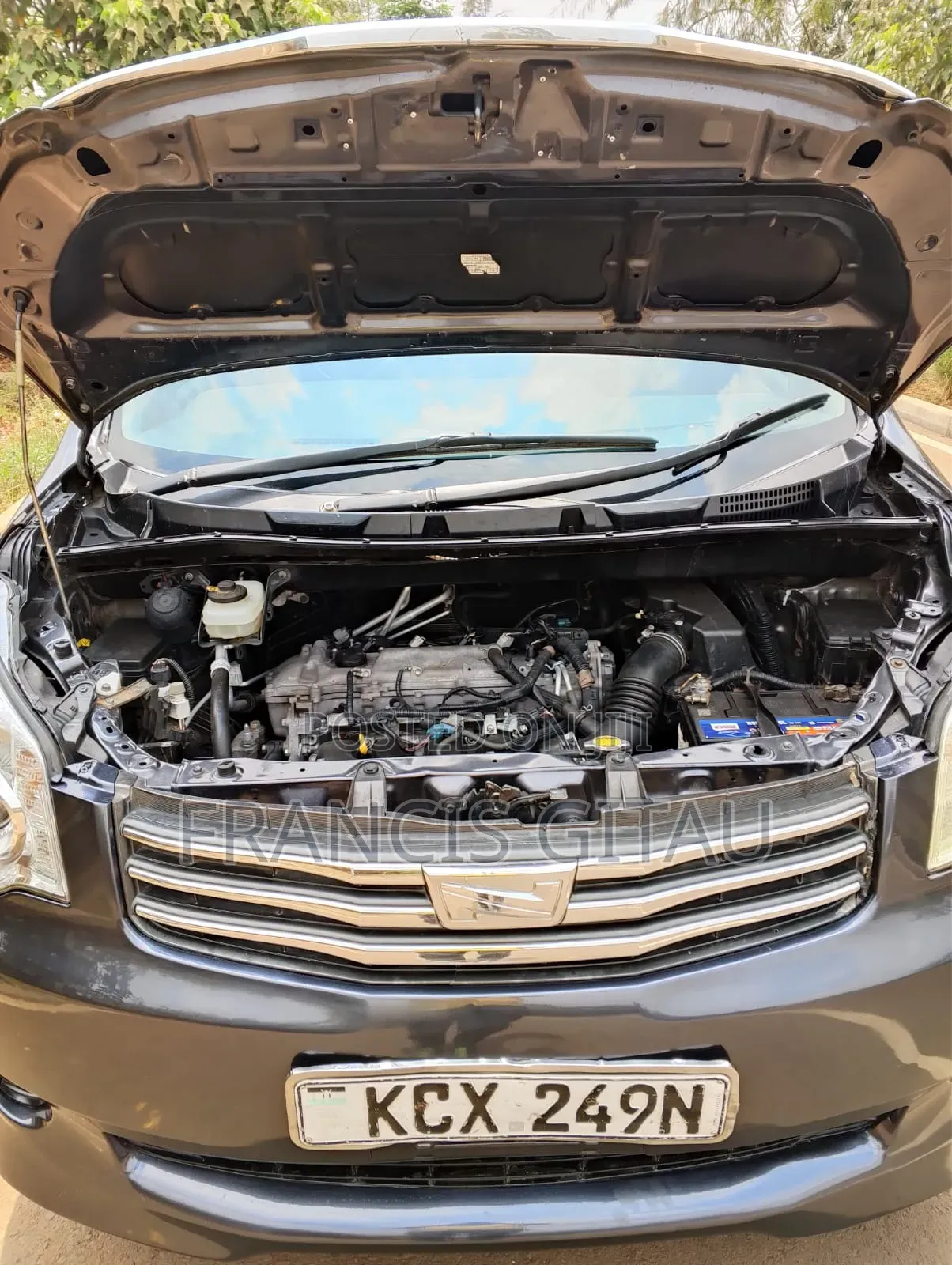 Toyota Noah 2012 Gray