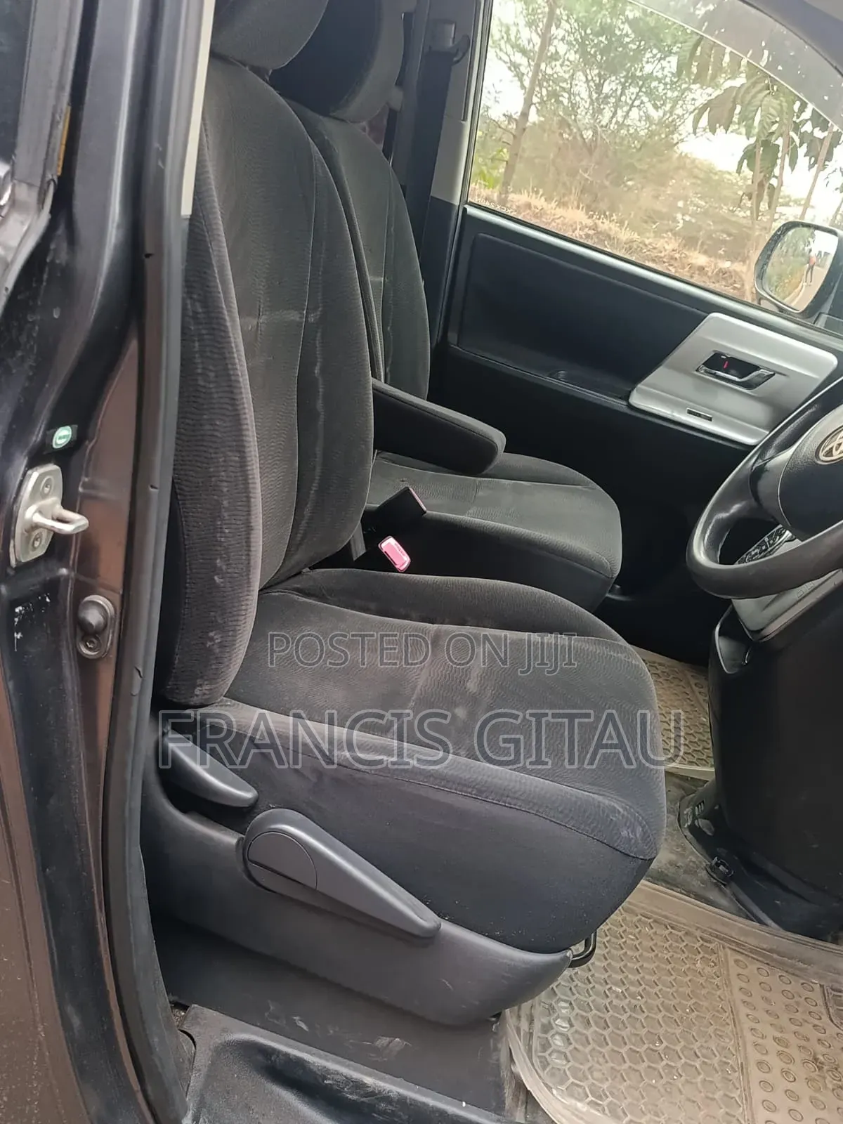 Toyota Noah 2012 Gray