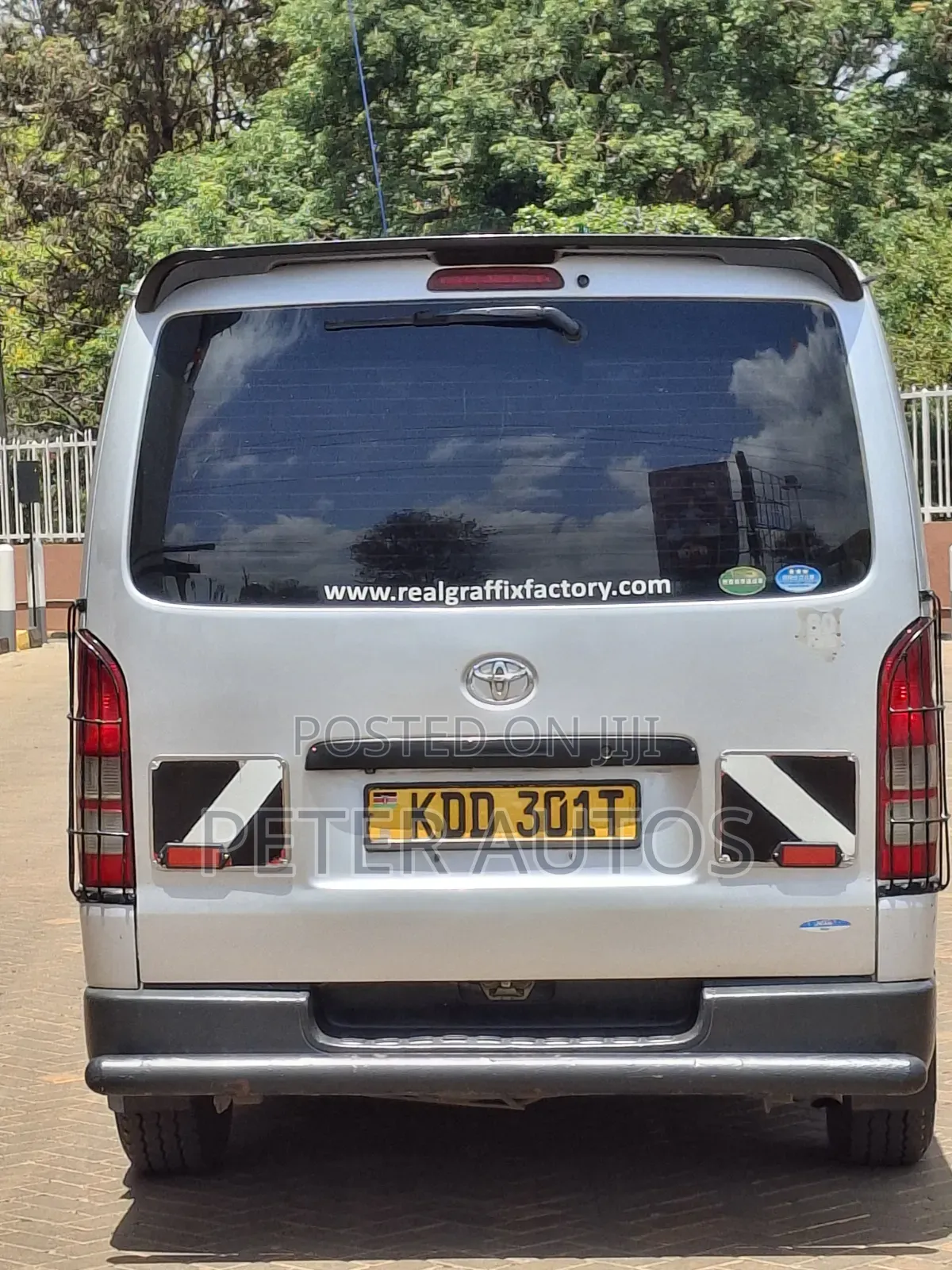 Toyota Grand HiAce 2002 Silver