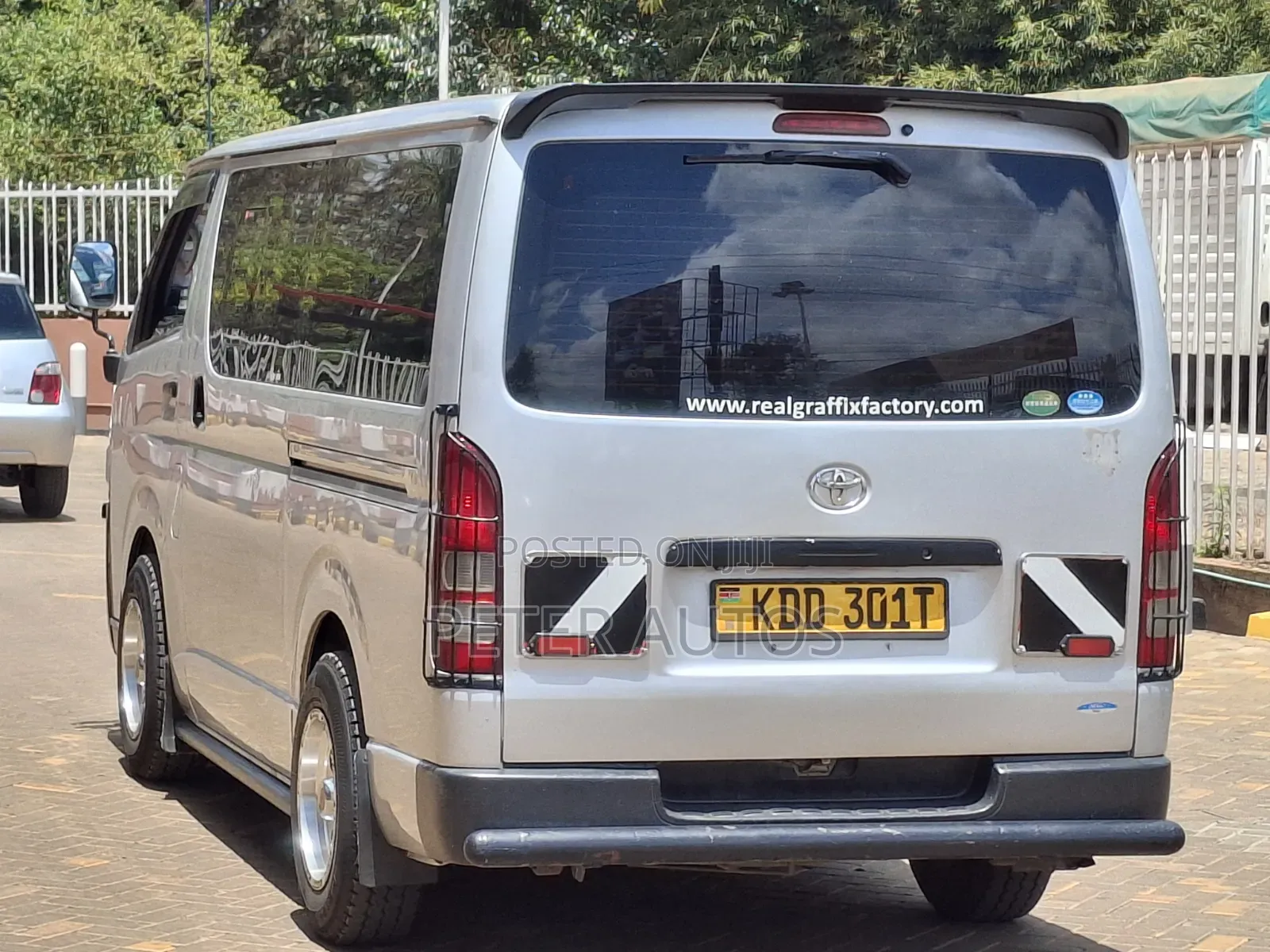 Toyota Grand HiAce 2002 Silver
