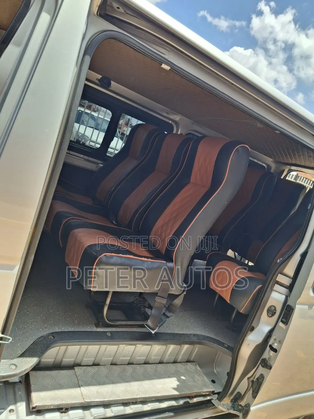 Toyota Grand HiAce 2002 Silver