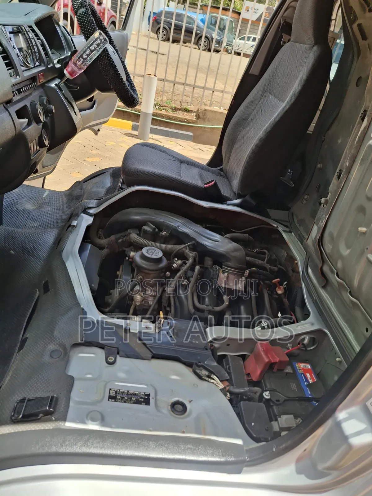 Toyota Grand HiAce 2002 Silver