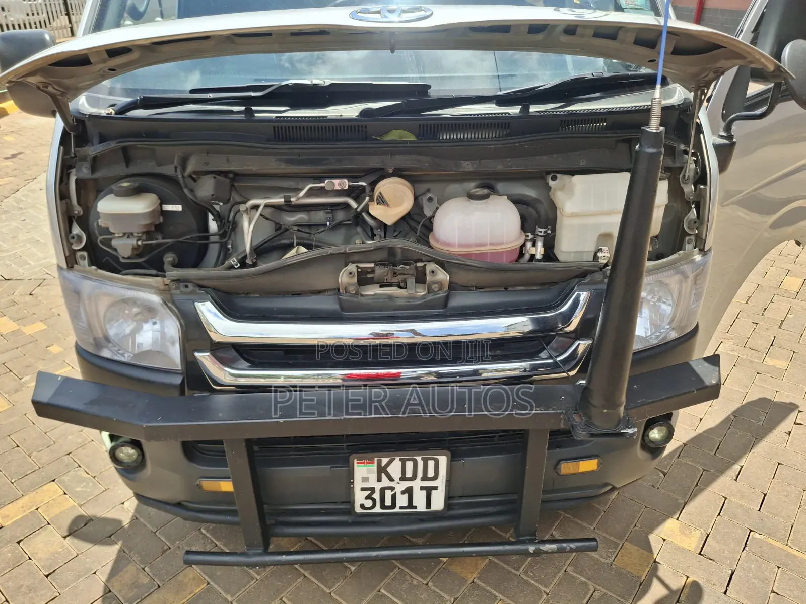 Toyota Grand HiAce 2002 Silver