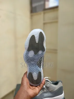 Air Jordan 11 Retro Low Sneakers