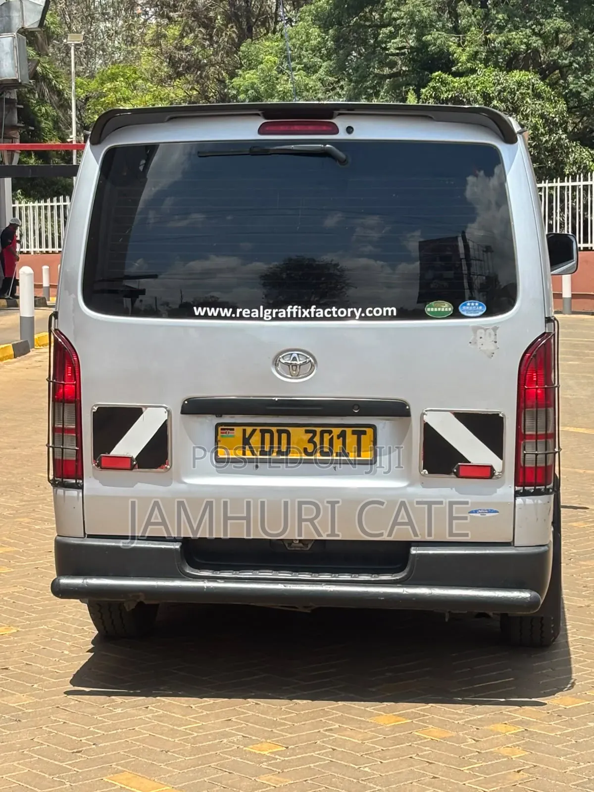 Toyota Grand HiAce 2000 Silver
