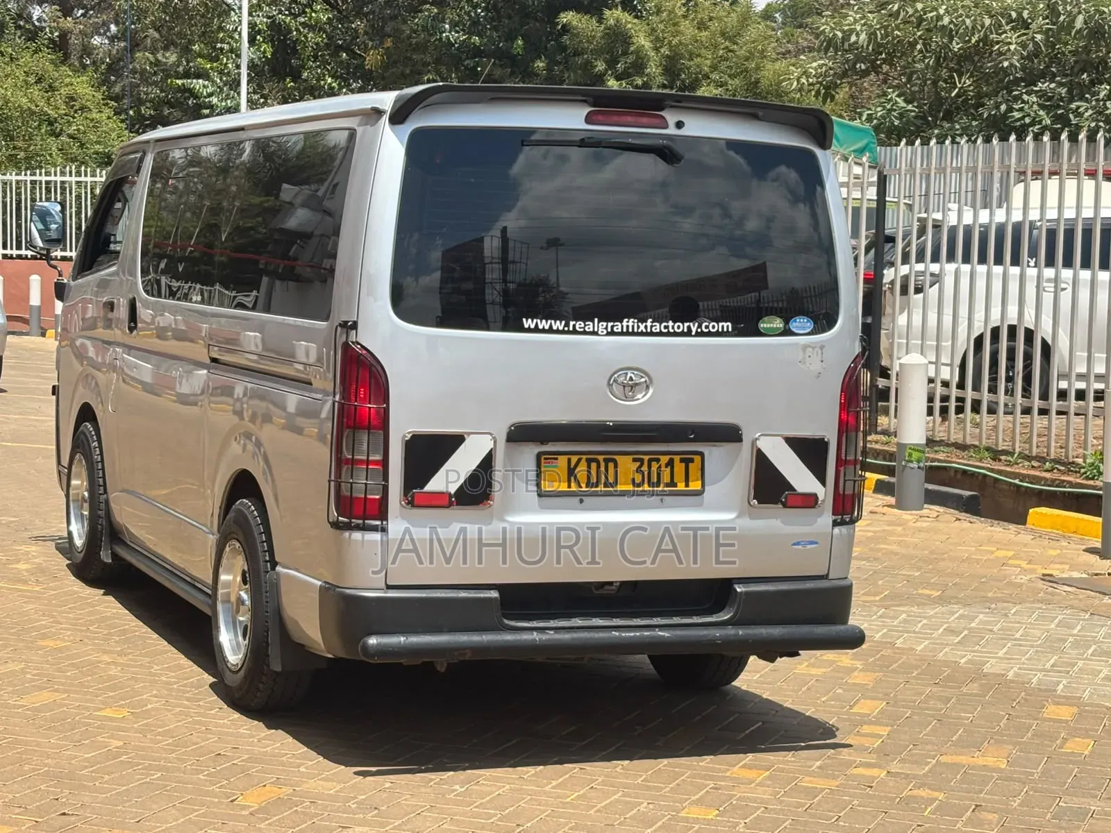 Toyota Grand HiAce 2000 Silver
