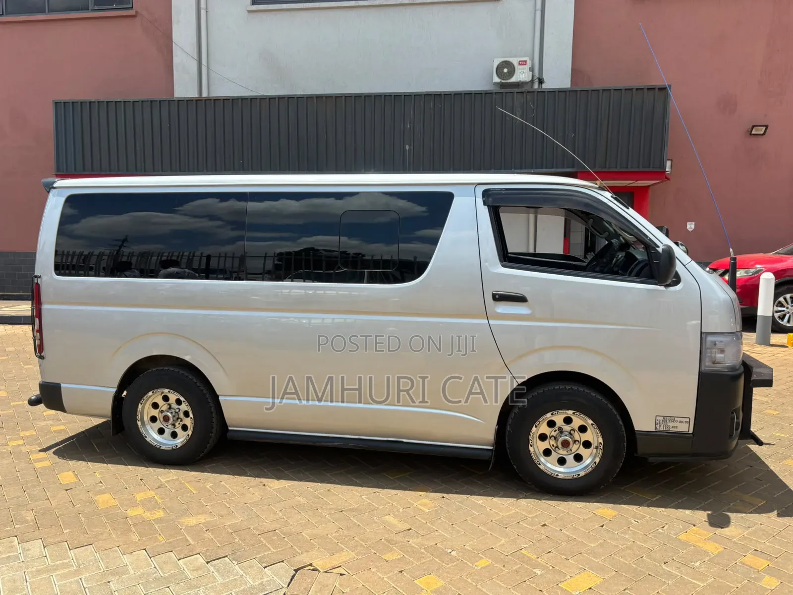 Toyota Grand HiAce 2000 Silver