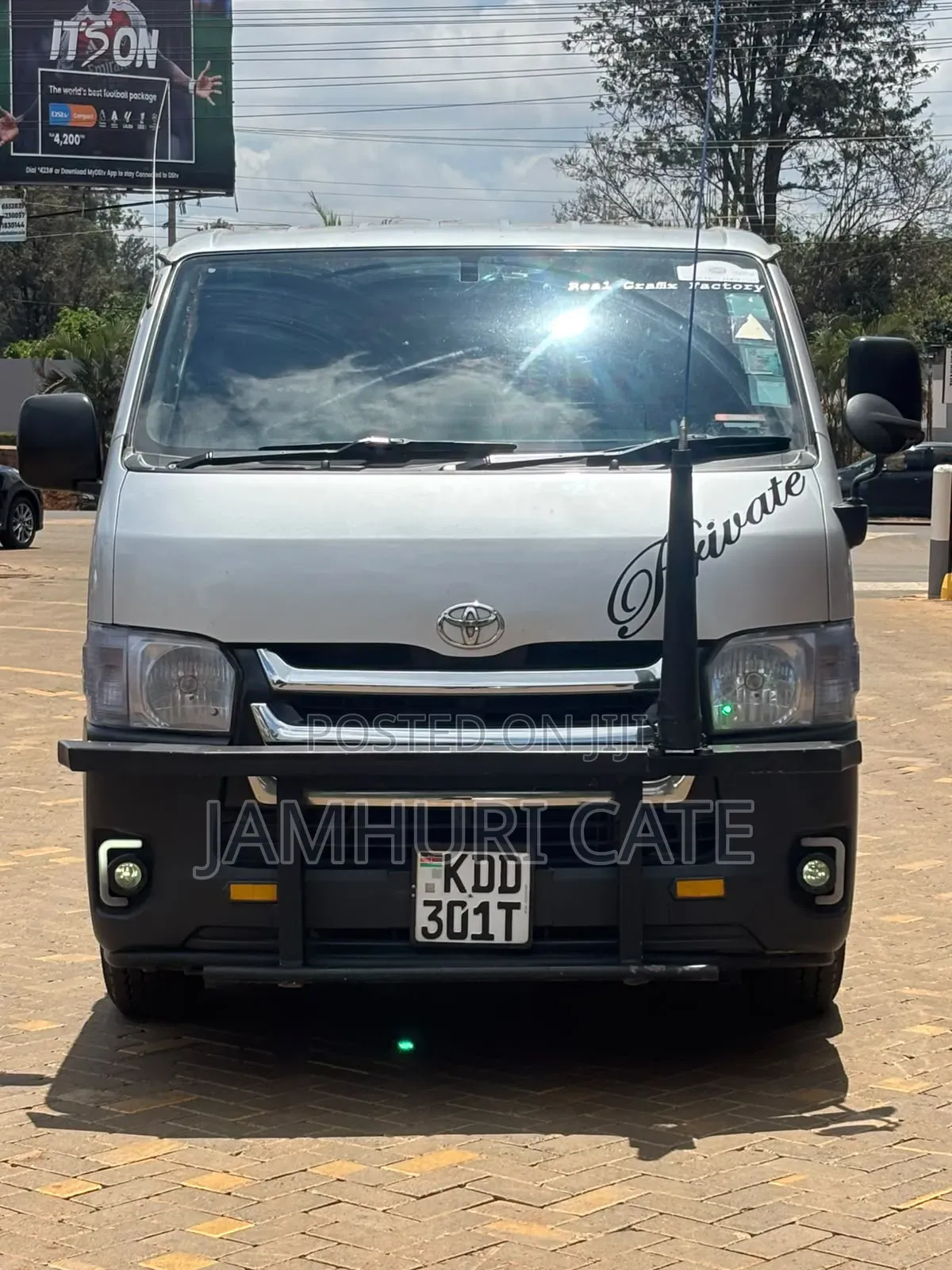 Toyota Grand HiAce 2000 Silver