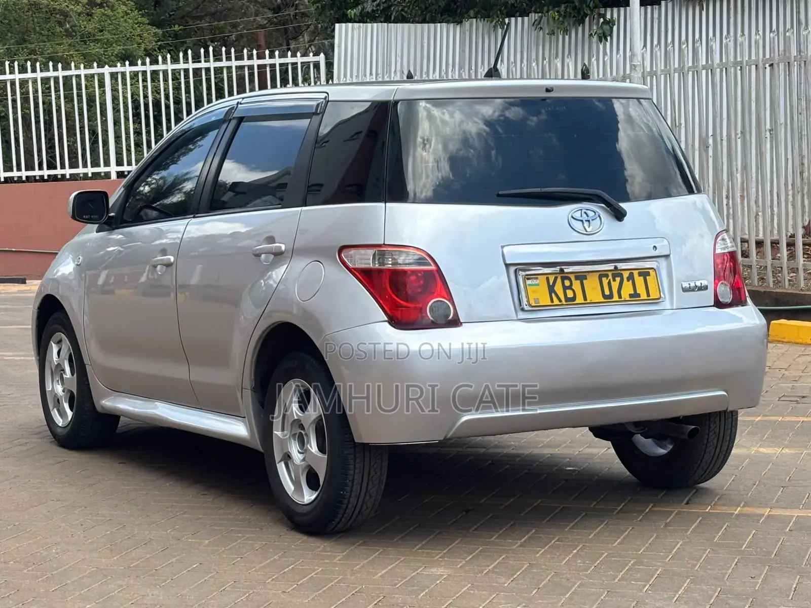 Toyota IST 2005 Silver