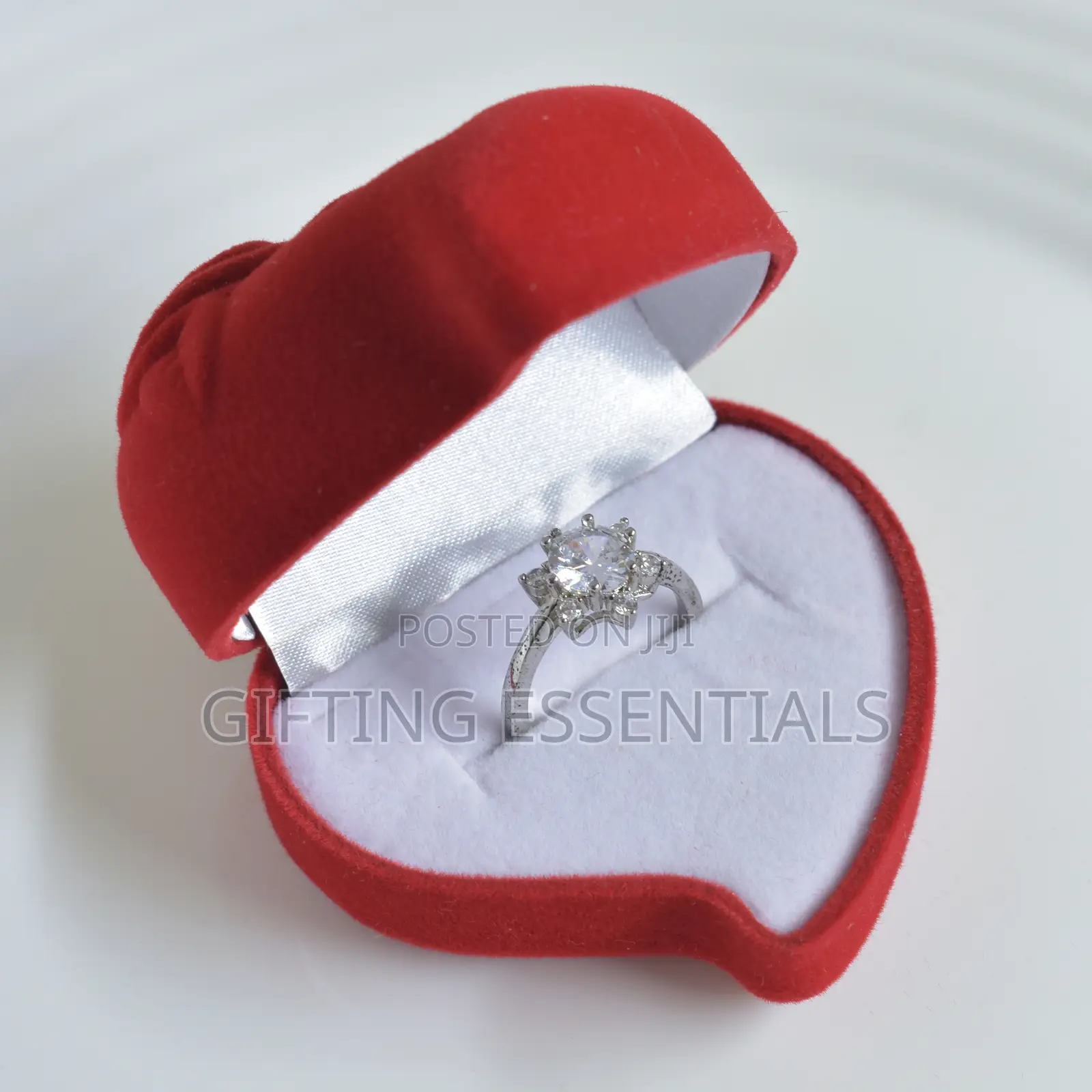 Beautiful Simple Silver Gold Engagement Ring With Box Packaging