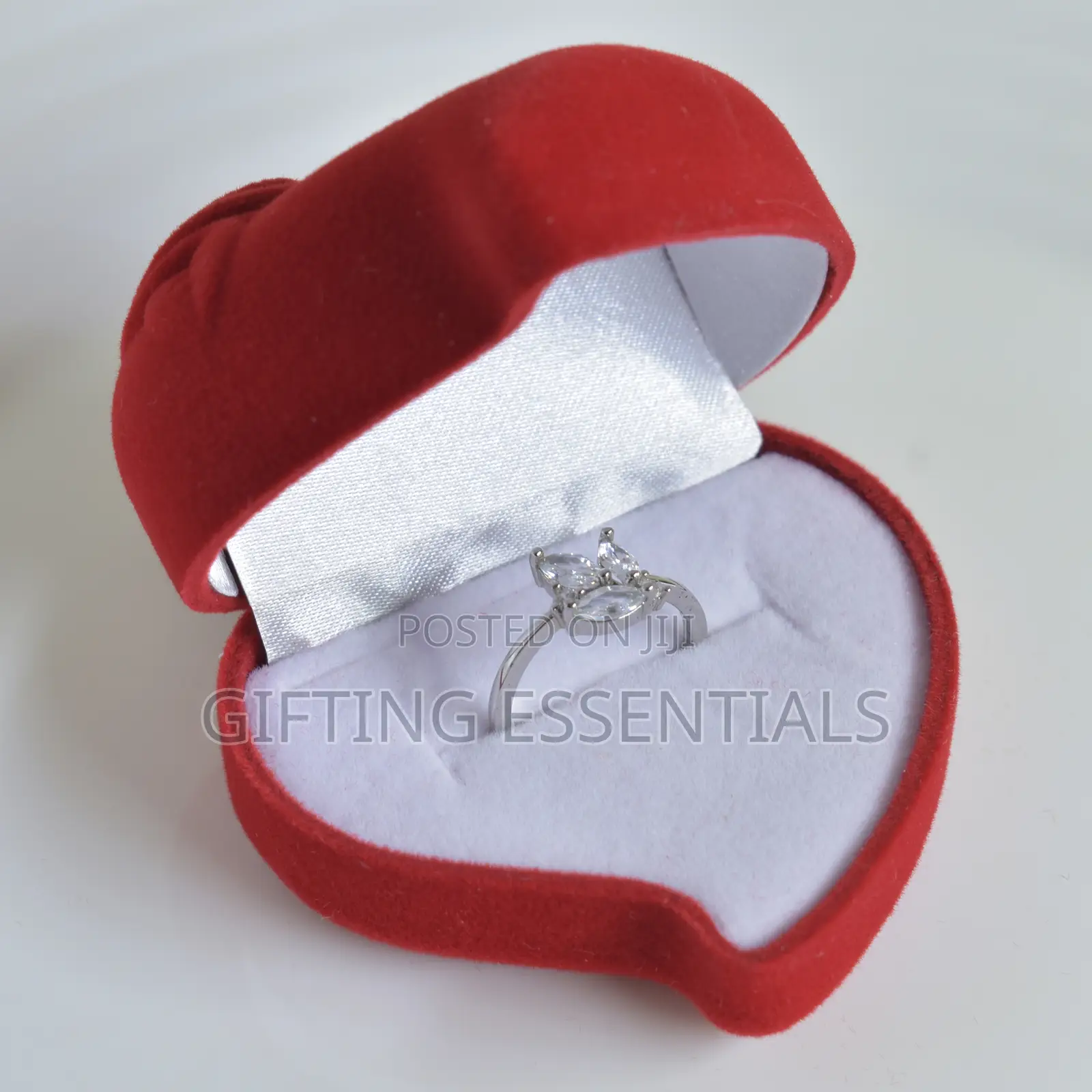 Beautiful Simple Silver Gold Engagement Ring With Box Packaging
