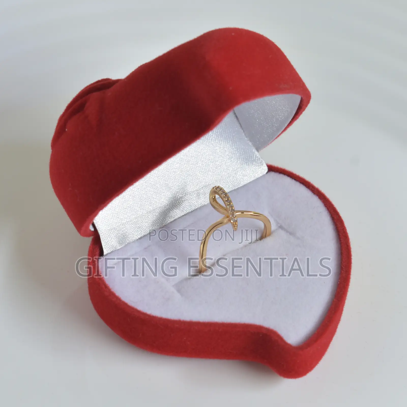 Beautiful Simple Silver Gold Engagement Ring With Box Packaging