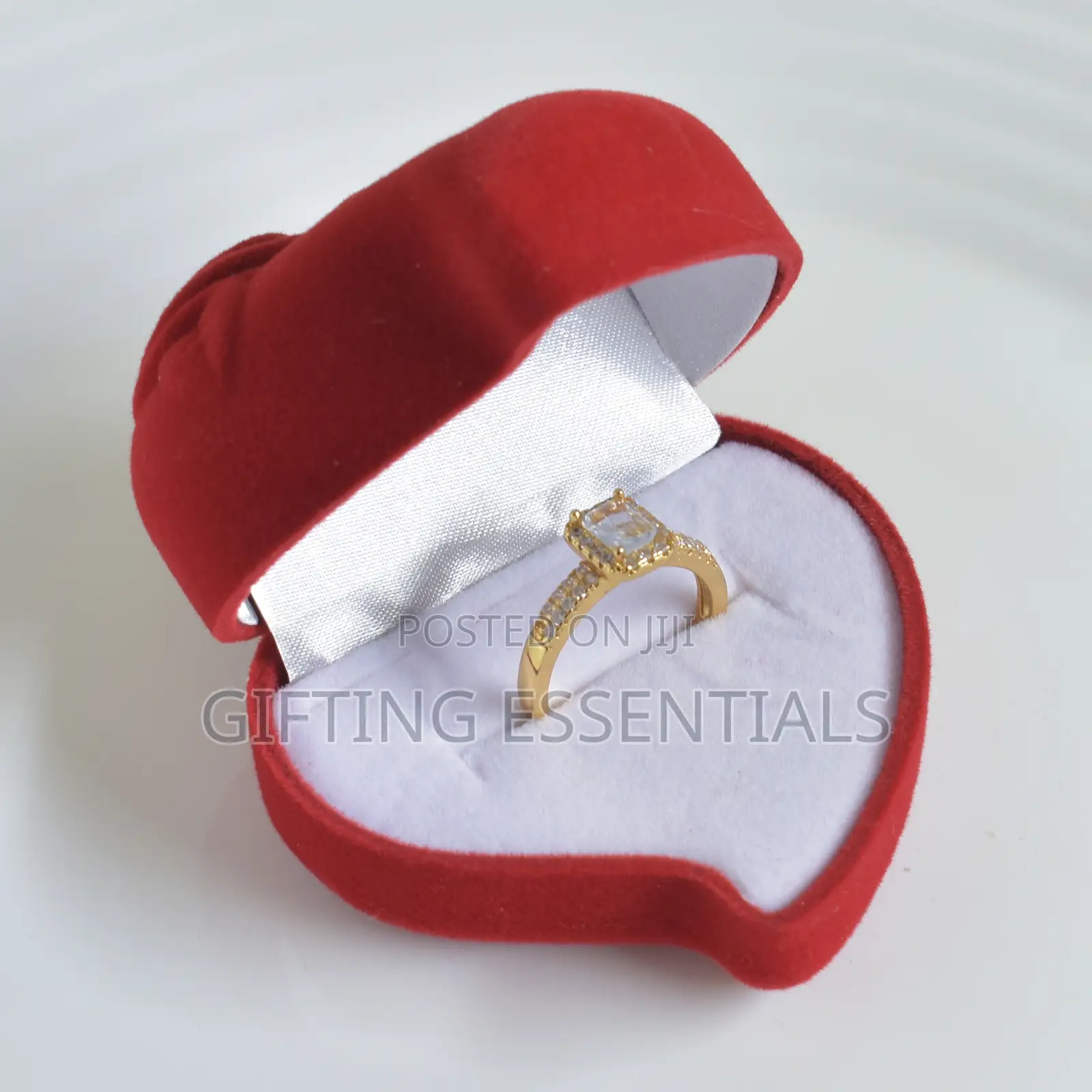 Beautiful Simple Silver Gold Engagement Ring With Box Packaging