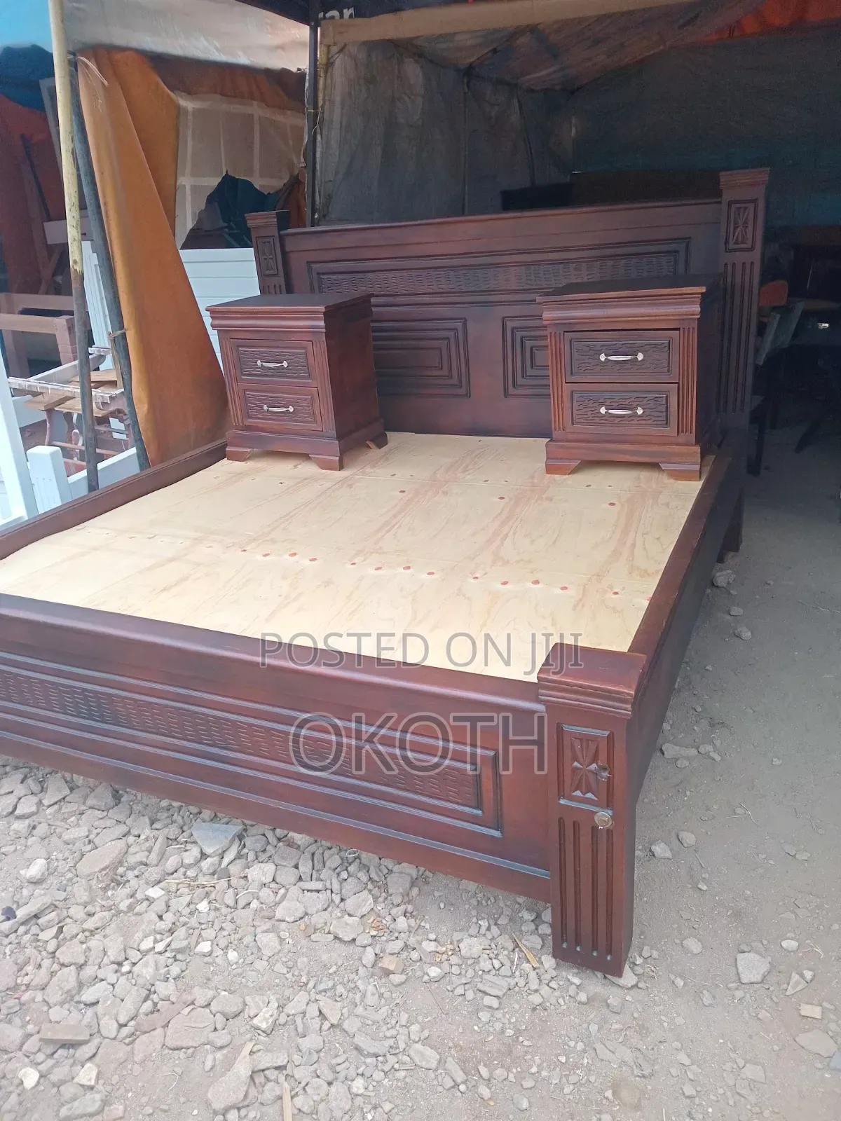 6*6 Bed With Side Cabinets