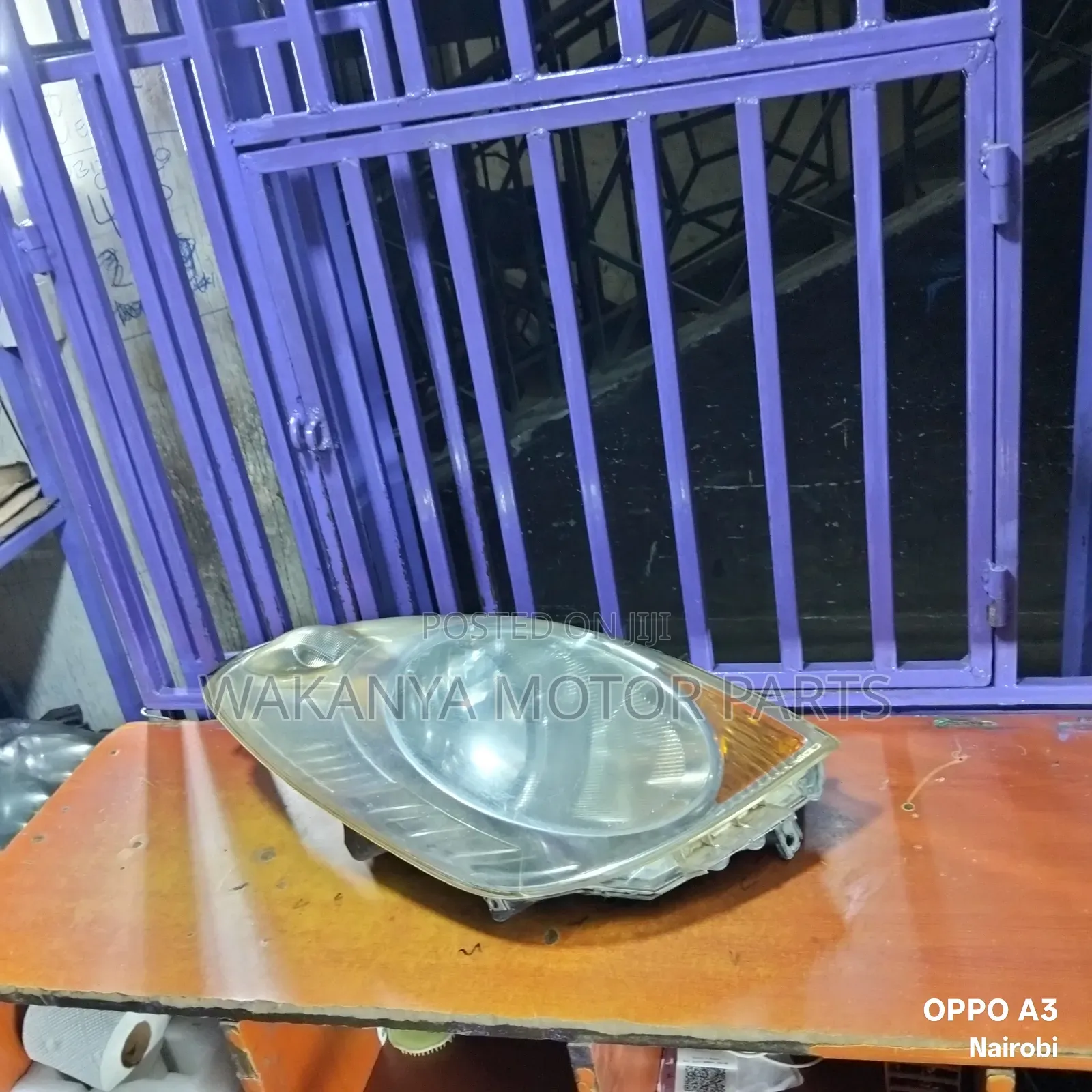 Nissan Note Xenon Headlamp, Model 2005. Ex Japan Motor Parts