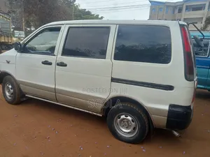 Toyota TownAce 2000 Off white