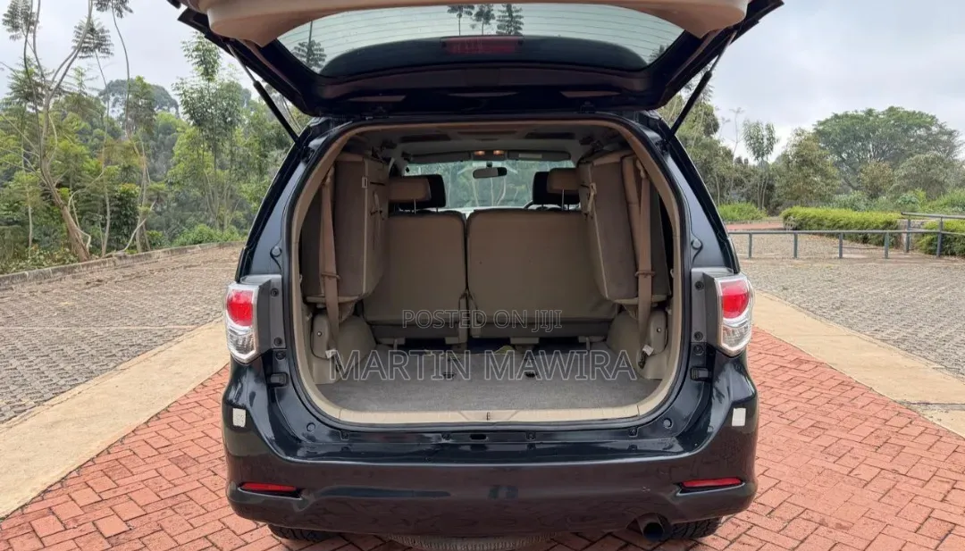 Toyota Fortuner 2013 Black