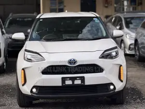 Toyota Yaris Cross 1.5 Hybrid AWD 2021 Pearl