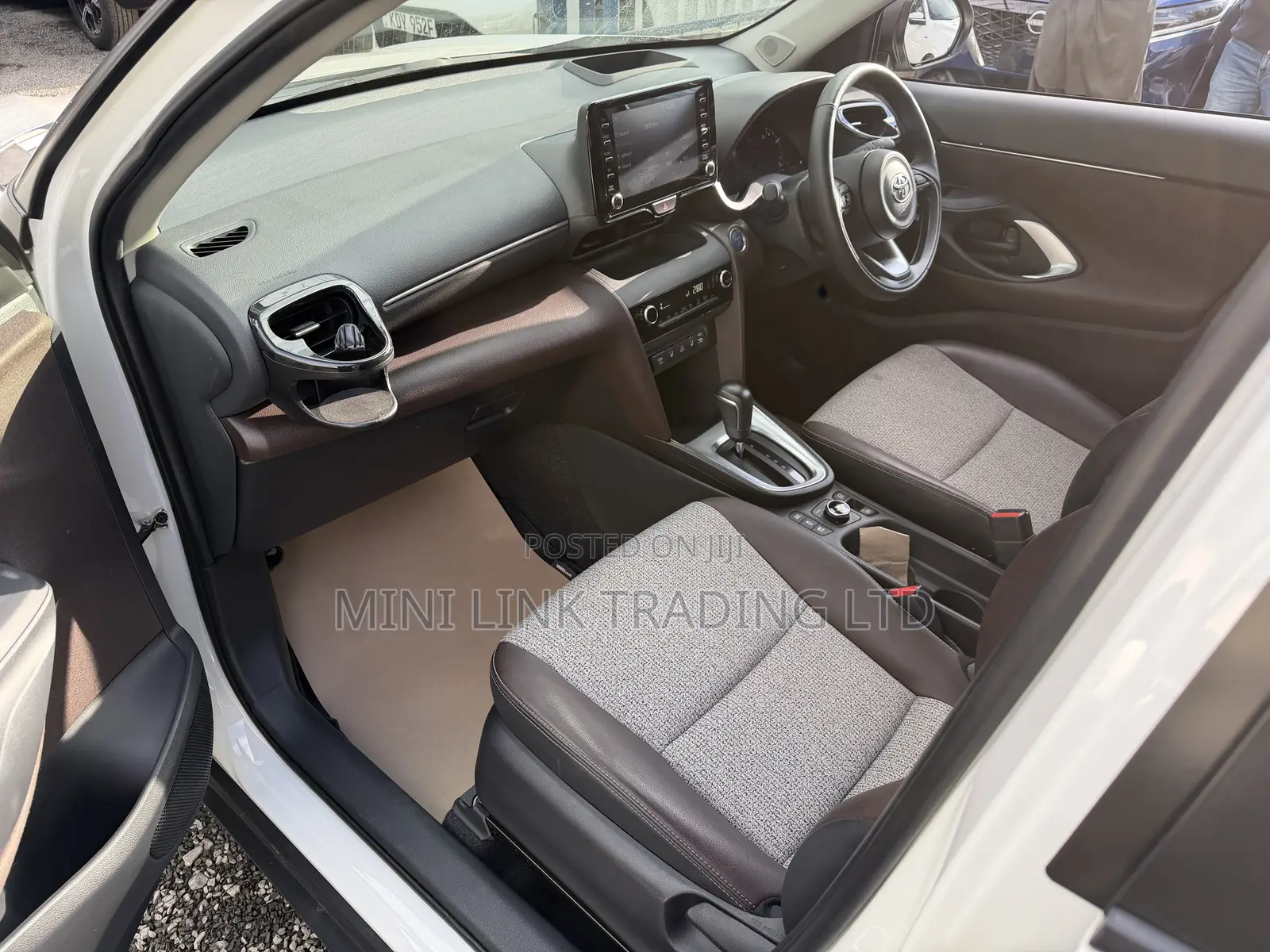 Toyota Yaris Cross 1.5 Hybrid AWD 2021 Pearl
