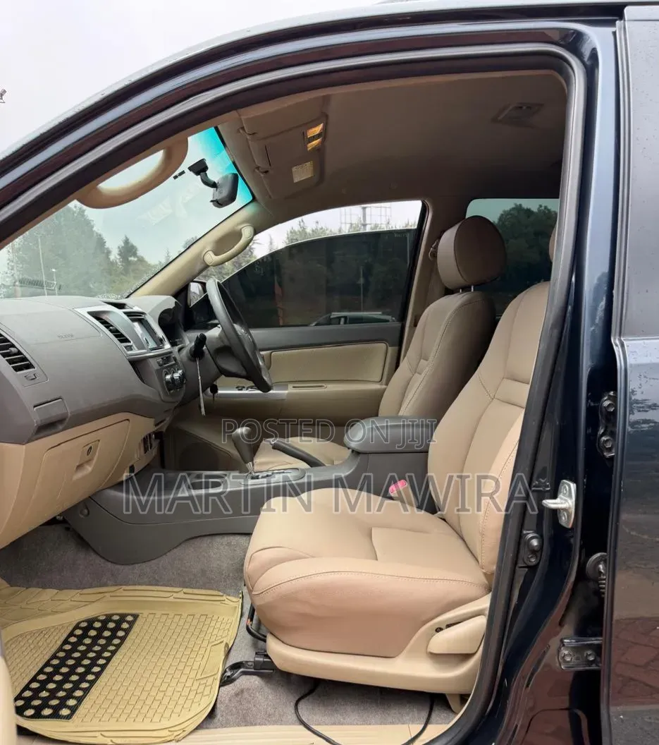 Toyota Fortuner 2013 Black