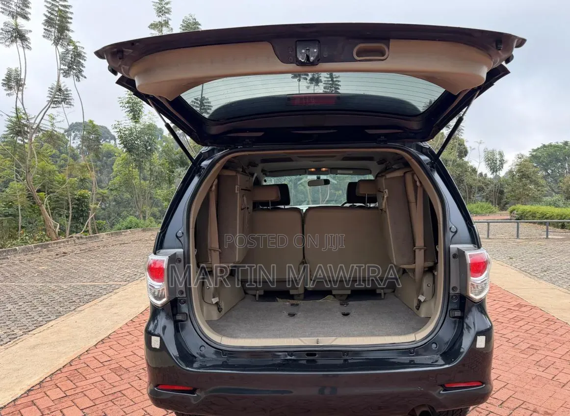 Toyota Fortuner 2013 Black