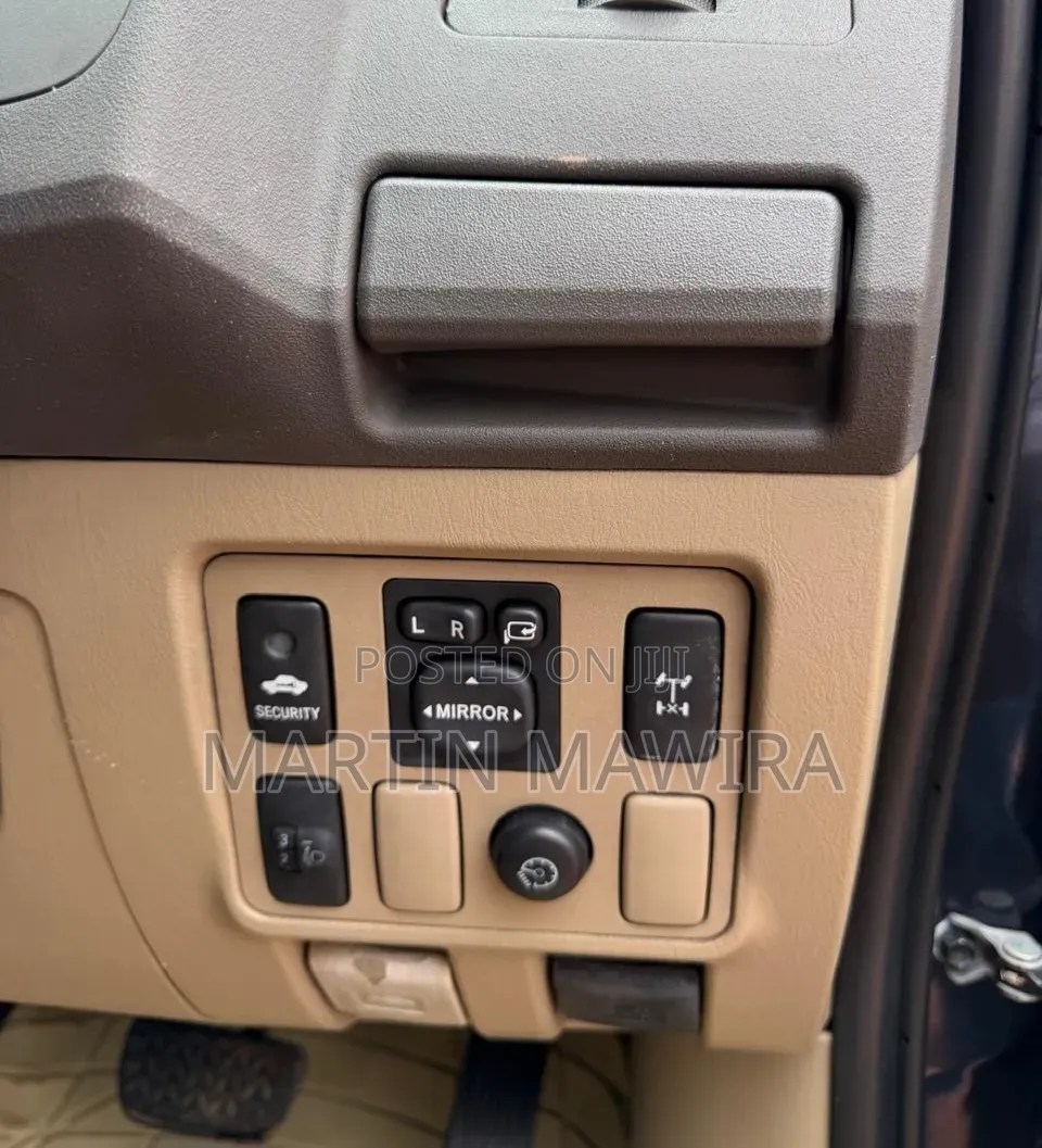 Toyota Fortuner 2013 Black