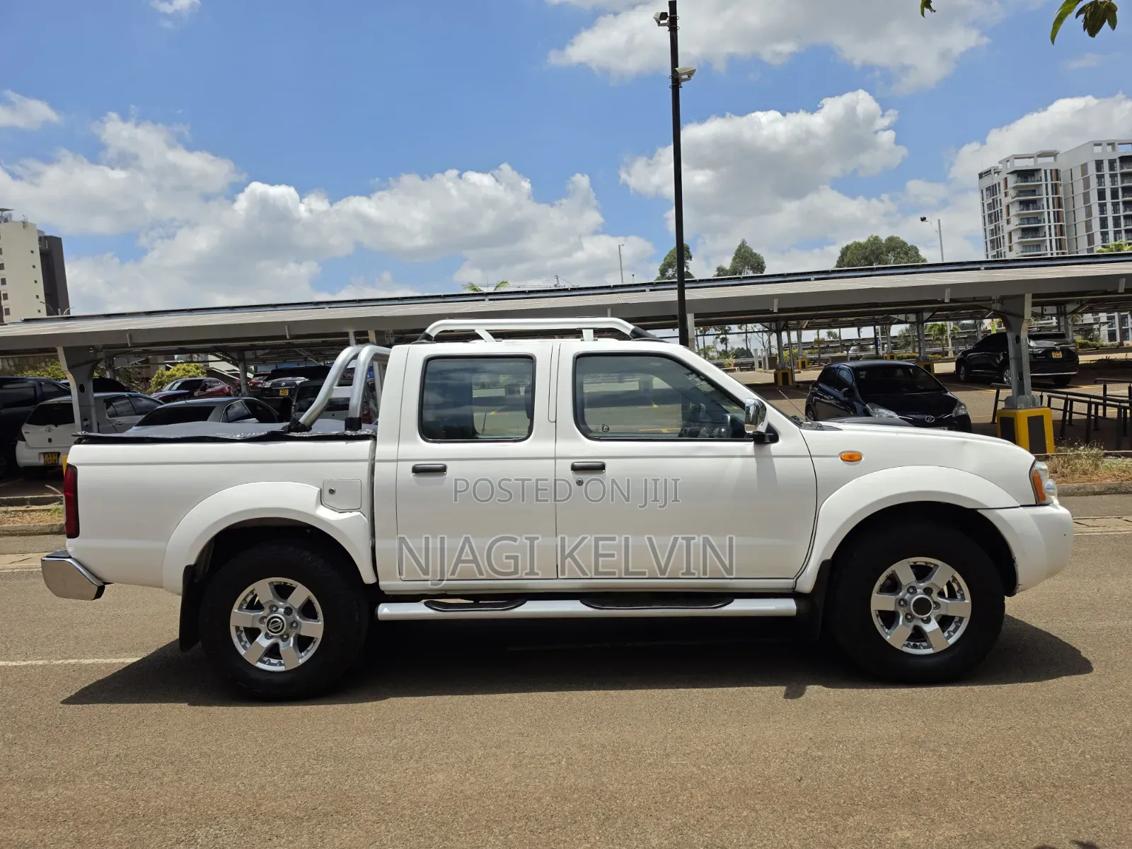 Nissan Hardbody 2014 White