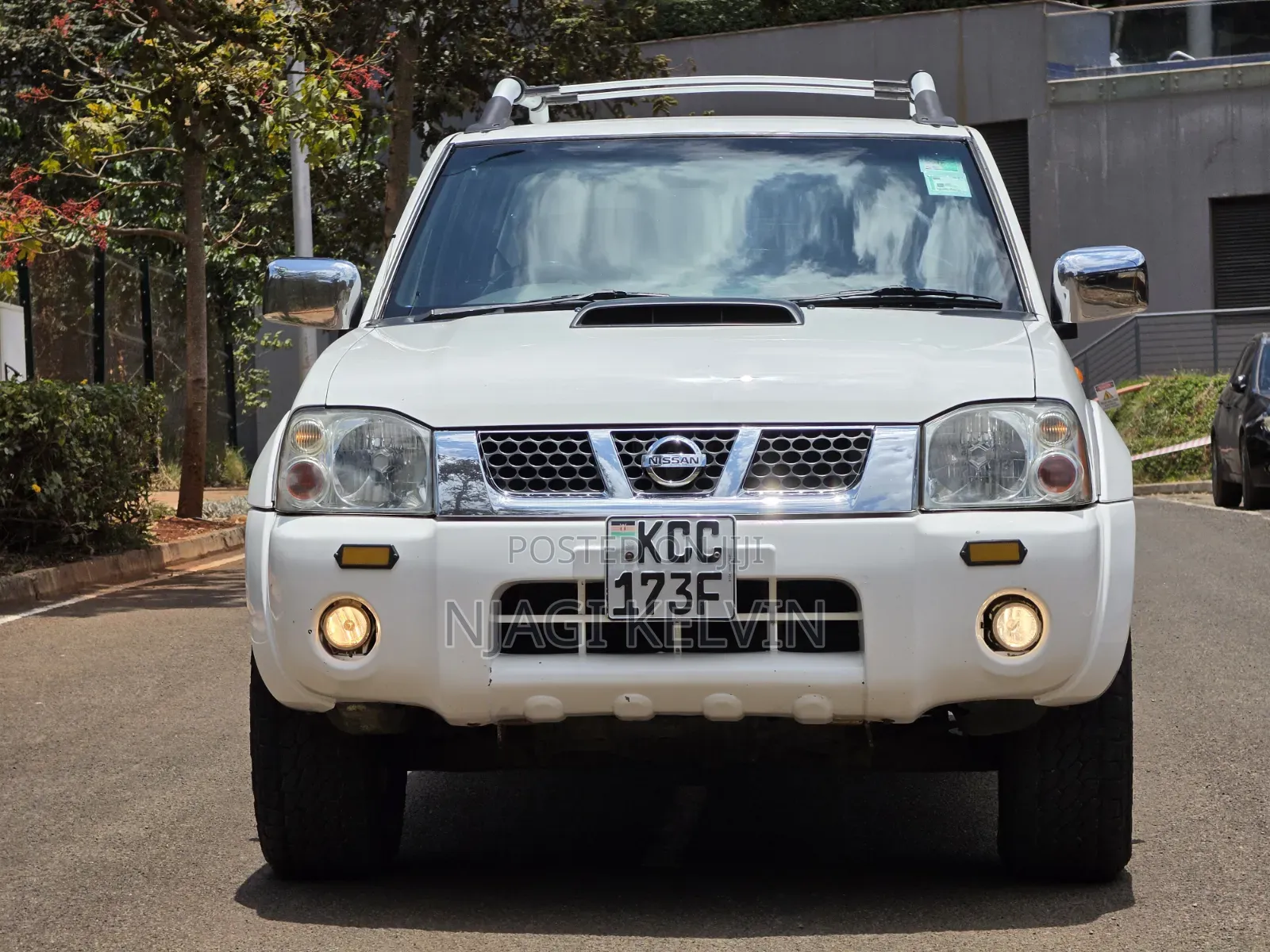 Nissan Hardbody 2014 White