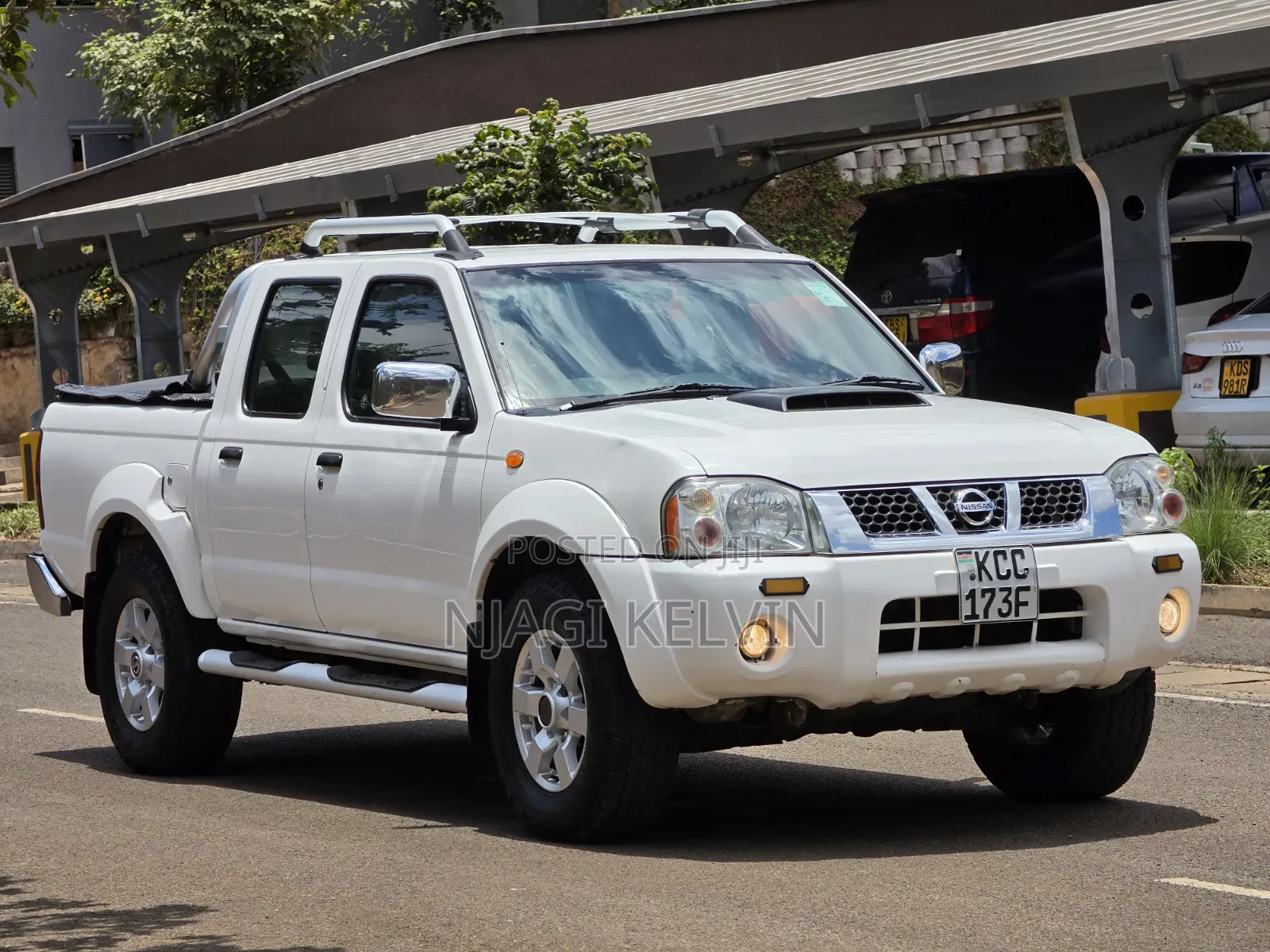 Nissan Hardbody 2014 White