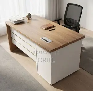 Office Desk : 1.4M Executive Office Table