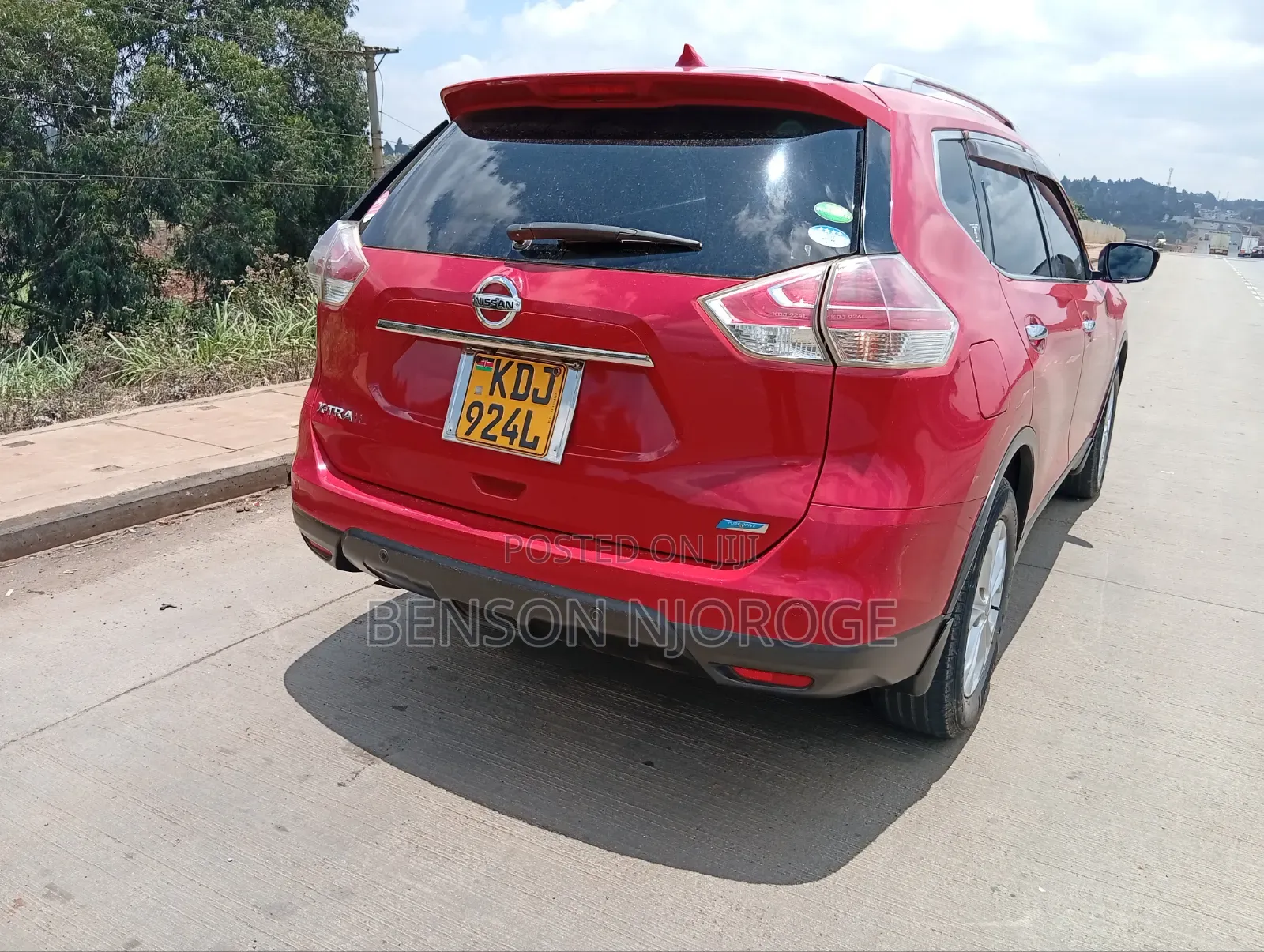 Nissan X-Trail 2.0 Petrol AWD 2015 Red