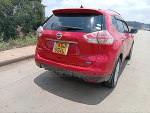 Nissan X-Trail 2.0 Petrol AWD 2015 Red