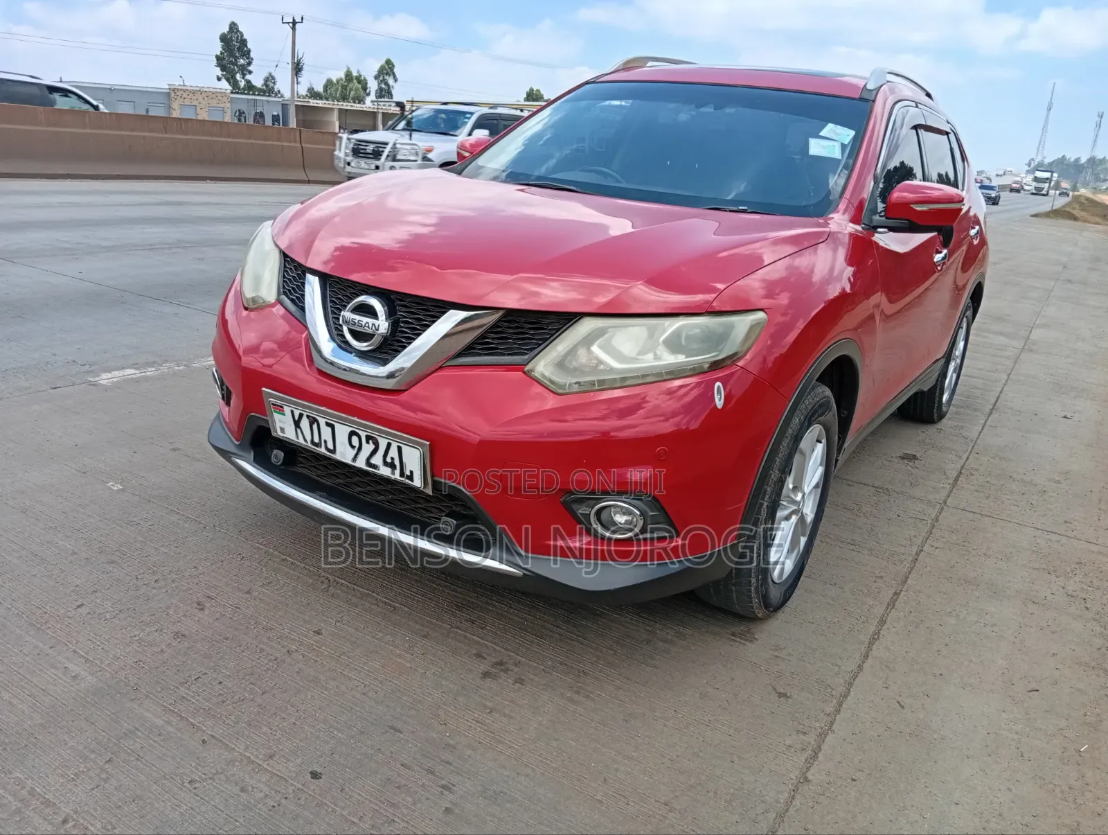 Nissan X-Trail 2.0 Petrol AWD 2015 Red