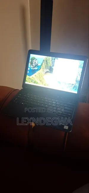 Laptop Dell Latitude E7240 8GB Intel Core i5 SSD 140GB