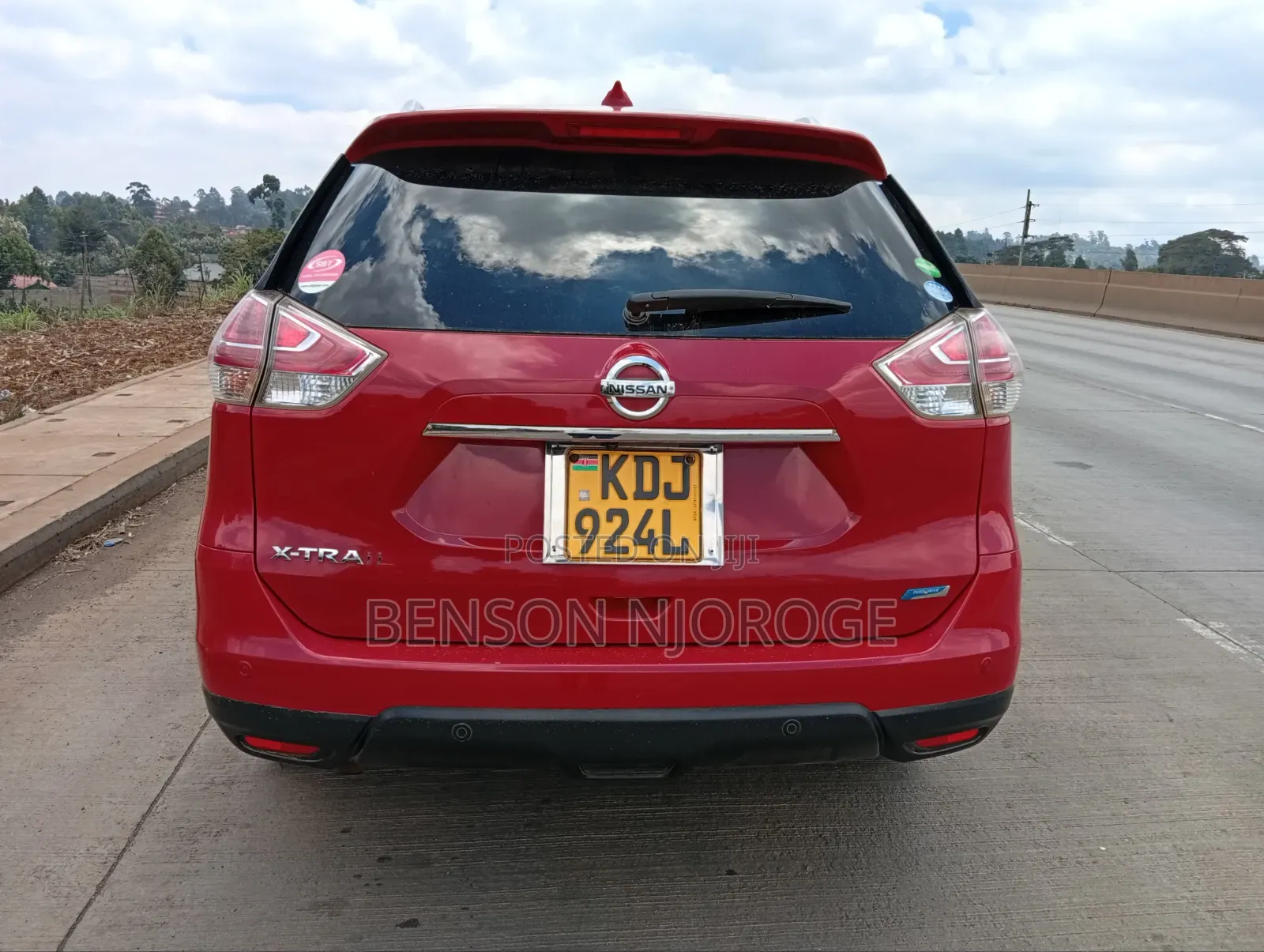 Nissan X-Trail 2.0 Petrol AWD 2015 Red