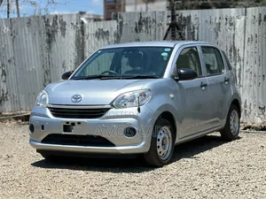 Toyota Passo 2019 Silver